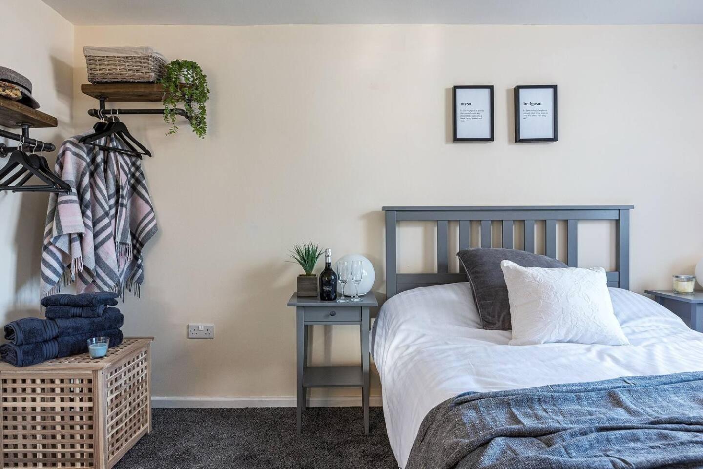 Dudley-Hospital-3Bed-Parking-Long Stay-Contractor Brierley Hill Εξωτερικό φωτογραφία